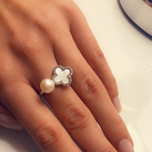 Silver ring with nacre and zirconiums - Picture 2 of 4